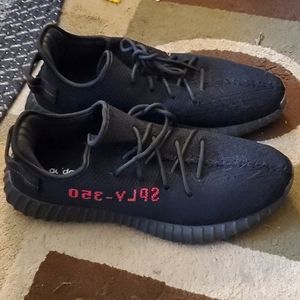 Yeezy boost 350 V2 bred